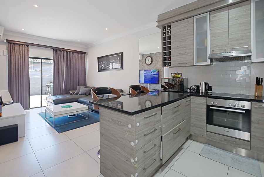 2 Bedroom Property for Sale in Parklands North Western Cape